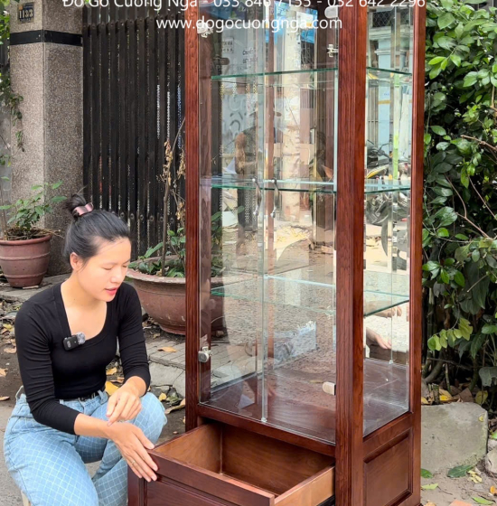 Tủ Ly Trưng Bày - Tủ Rượu Gỗ Sồi Nga Lau Màu Óc Chó Vuông 65cm Đẹp Mắt 