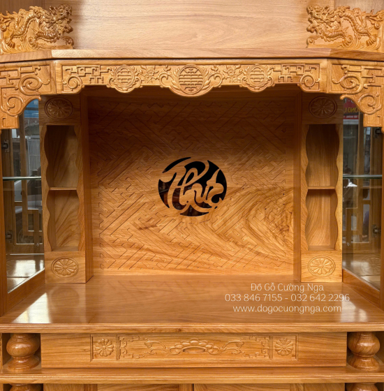 Kệ Tivi Phòng Khách Kết Hợp Tủ Rượu Gỗ Gõ Đỏ Mặt Lưng Liền Sang Trọng