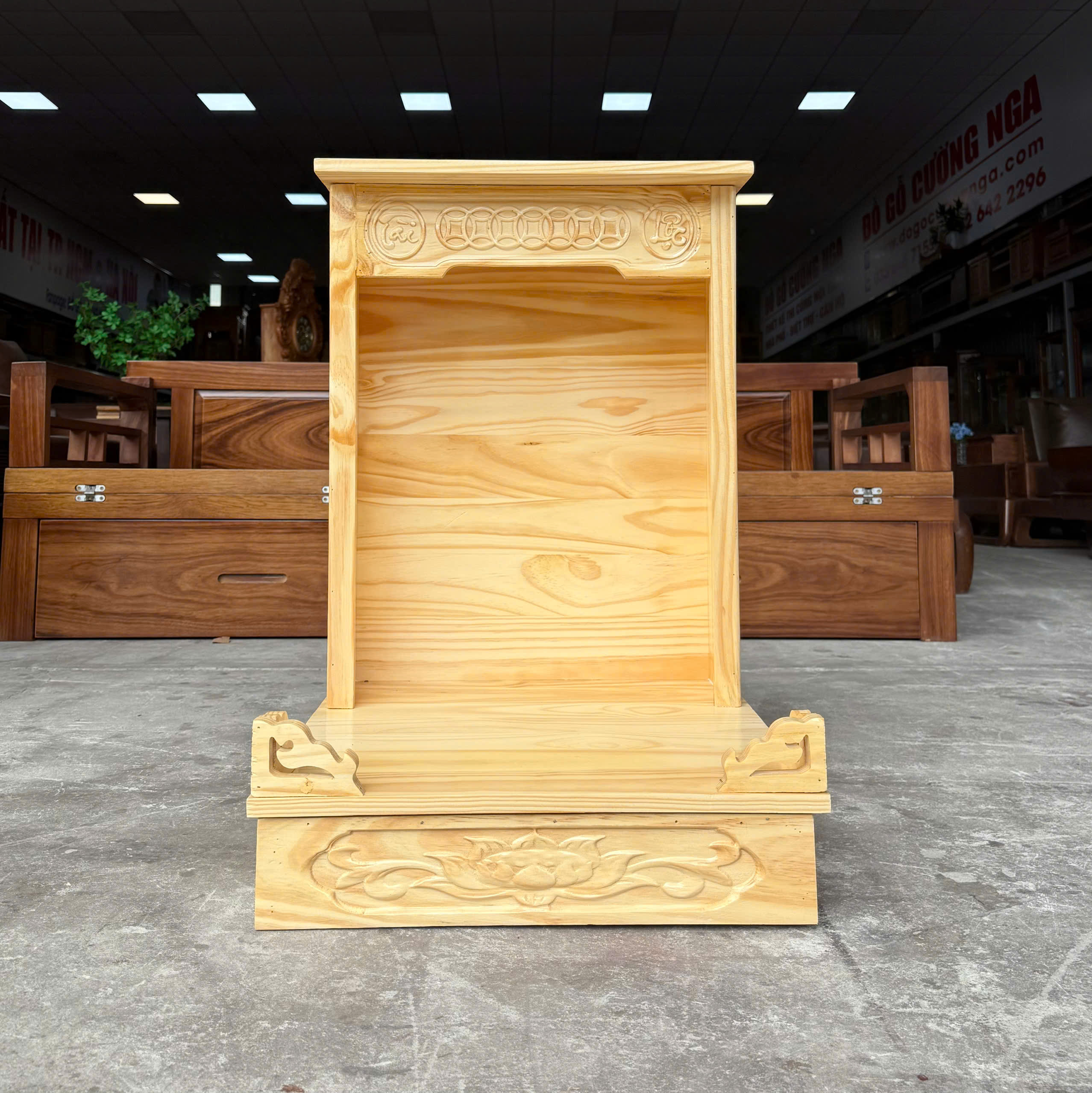 bàn thờ ông địa gỗ thông 48cm