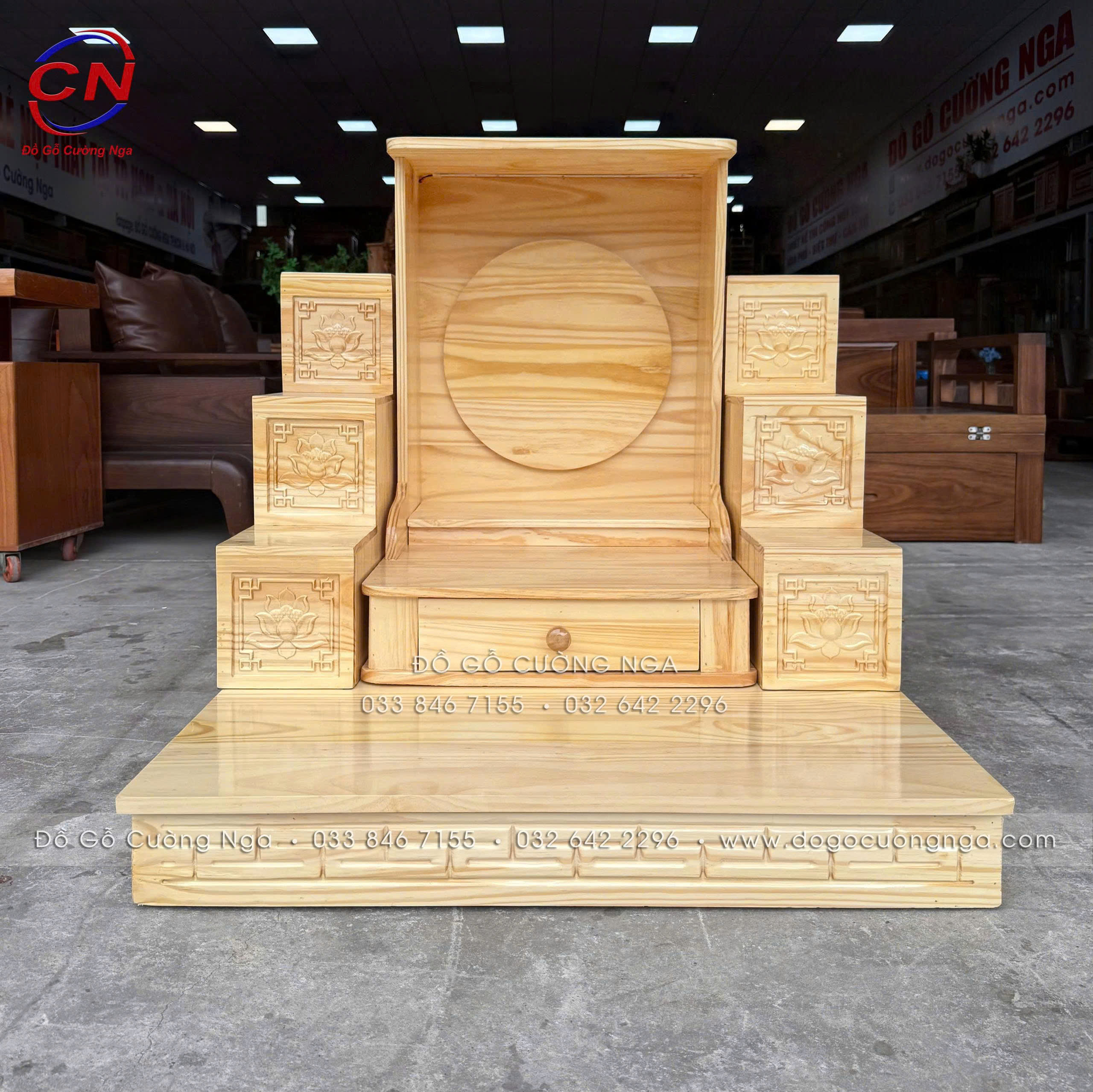 đế tam cấp gỗ thông hiện đại