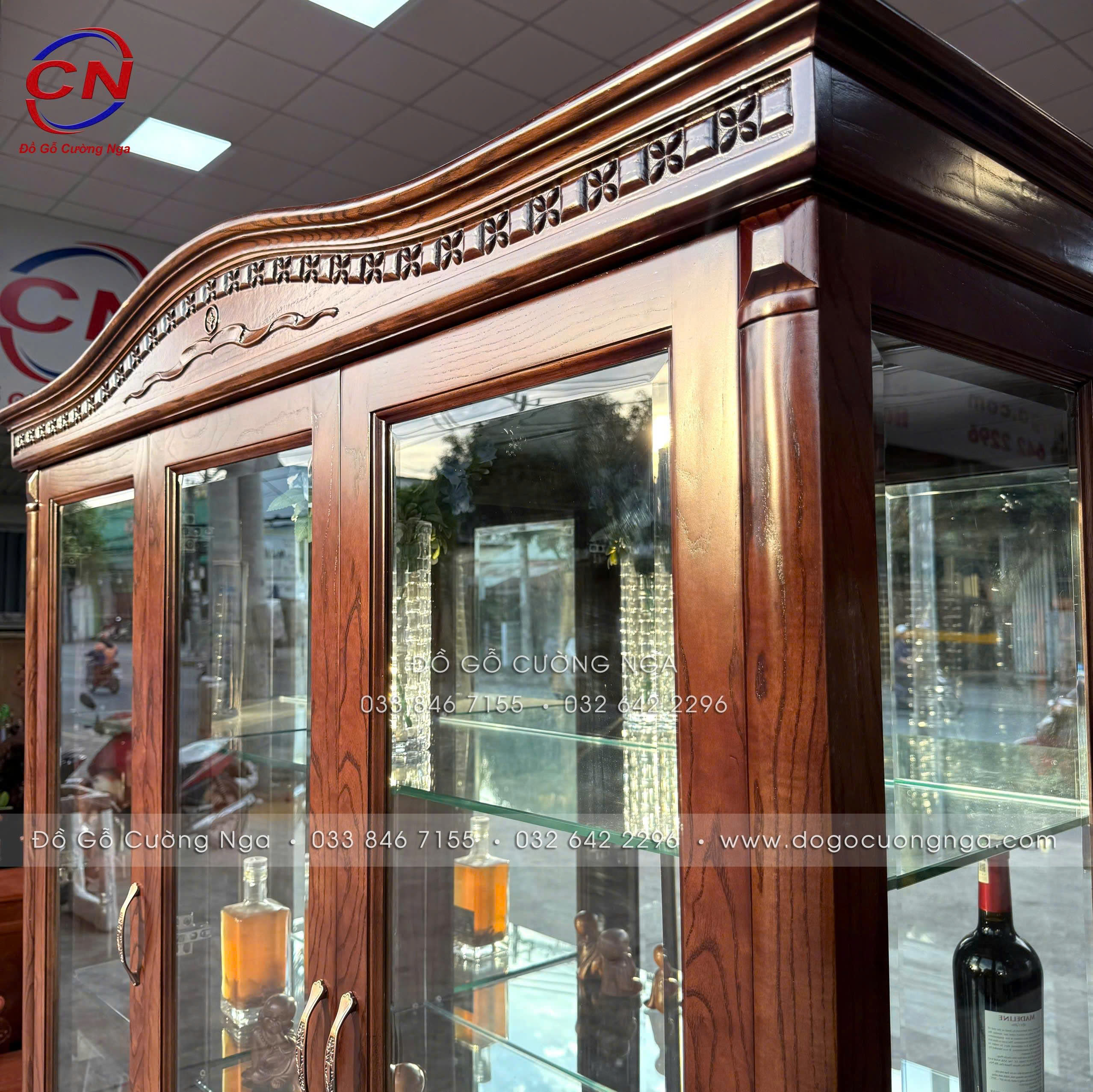 tủ rượu gỗ sồi óc chó 3 cánh dài 1m45 