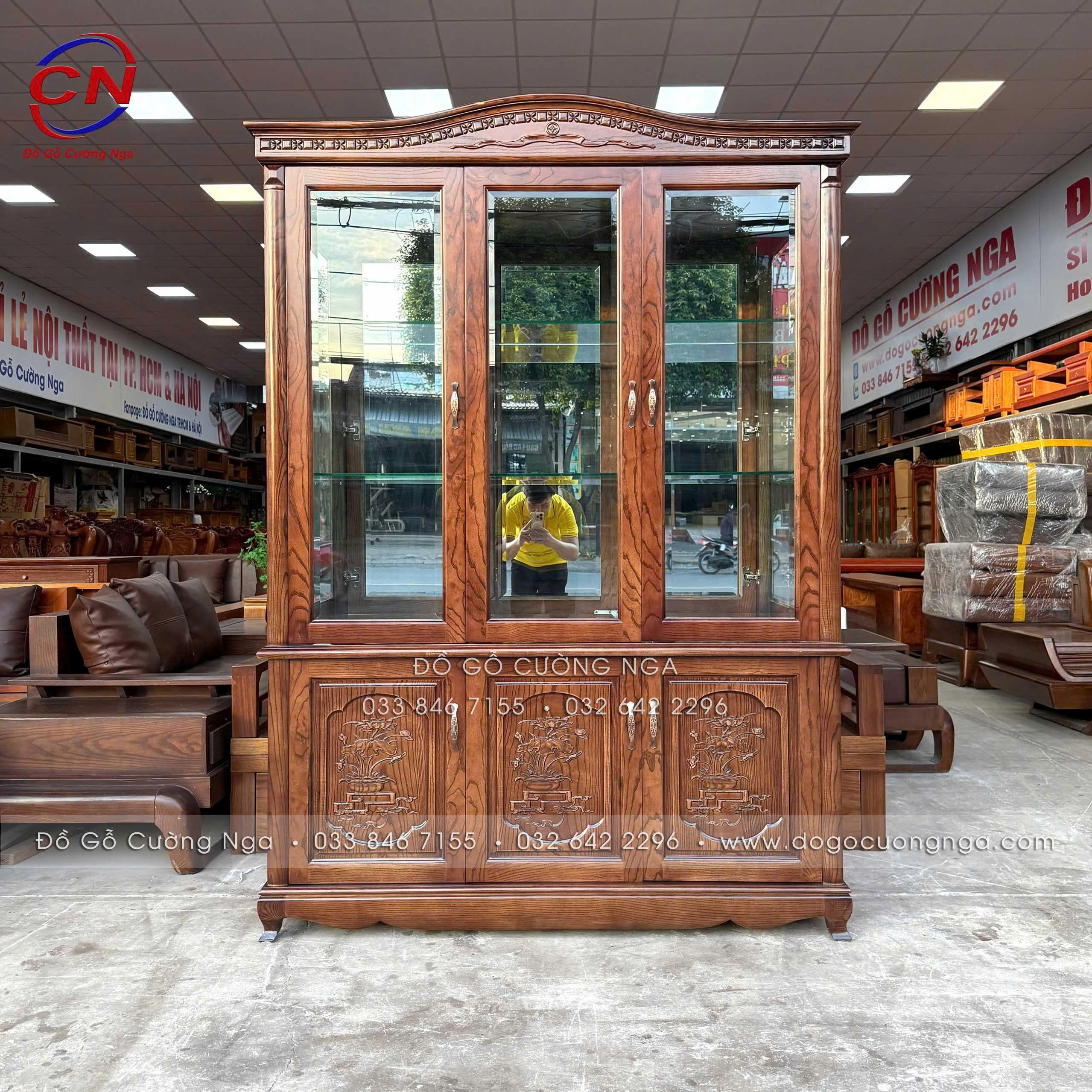 tủ rượu gỗ sồi óc chó 3 cánh dài 1m45 