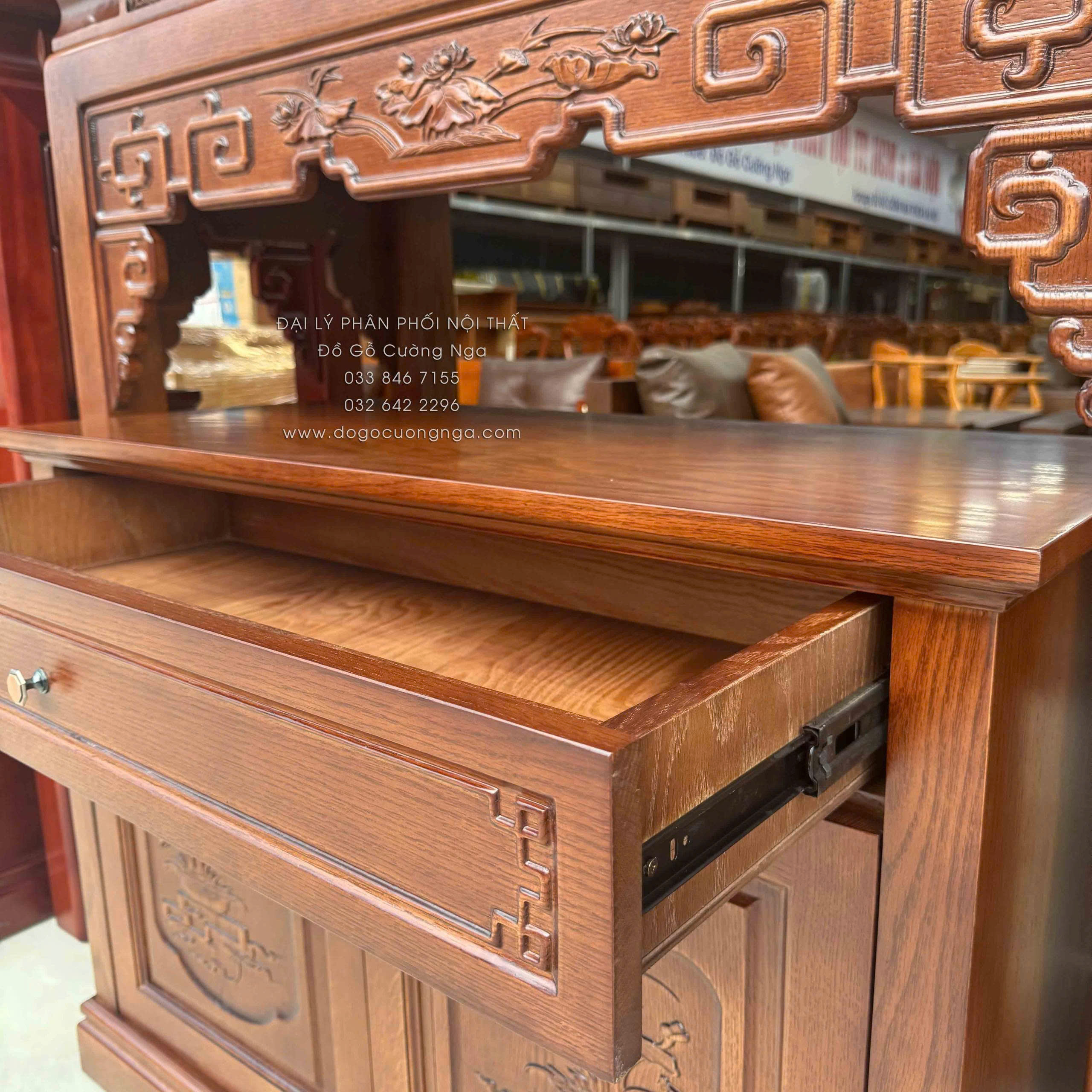 bàn thờ gỗ sồi lau màu óc chó 